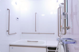 大阪府にある有料老人ホーム フォーユー八尾山本の浴室