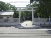 フォーユー八尾北の近くにある西郡天神社